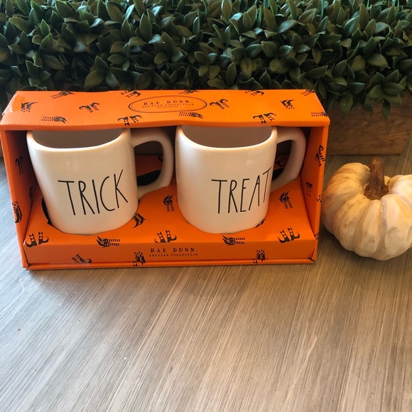 Other - Rae Dunn TRICK TREAT Halloween mug set